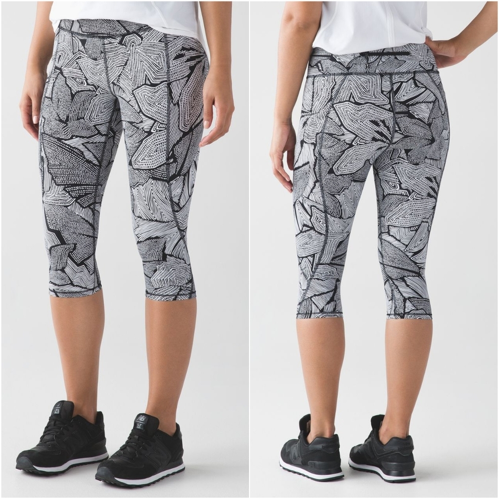 Lululemon Tight Stuff Crop Dottie Tribe White Black Cropped Tights Leggings 4